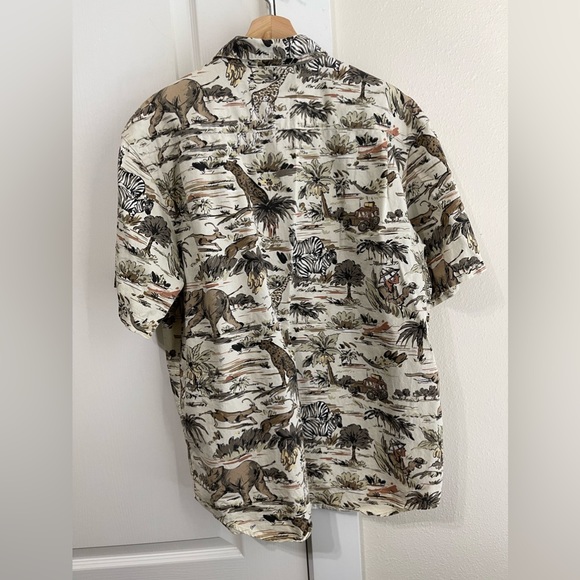 Banana Republic Vintage Safari & Travel Short Sleeve Button Shirt Animal Medium - Picture 2 of 4